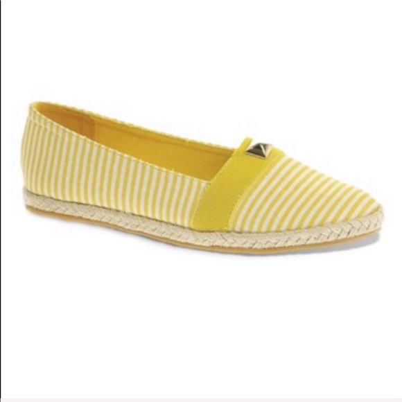 Hush Puppies Shoes - Hush Puppies Soft Style Hillary Yellow flats 7,5
